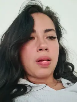 Sylvana_19  live sex cam