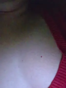 Talia53  live sex cam
