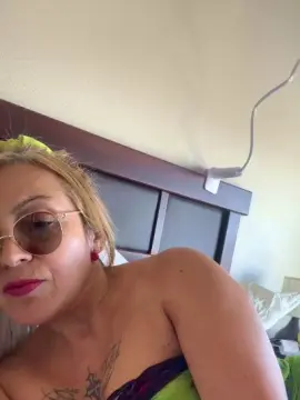 Charlotte_milf3  live sex cam