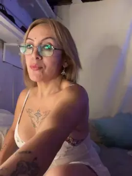 Charlotte_milf3  live sex cam