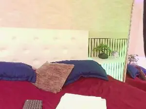 Serenade_Stark  live sex cam