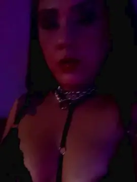 Malevola71  live sex cam