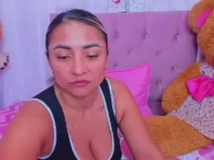 Taste_bigass  live sex cam