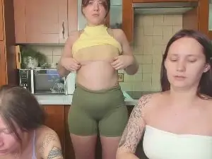 HotCaramelsTrio  live sex cam
