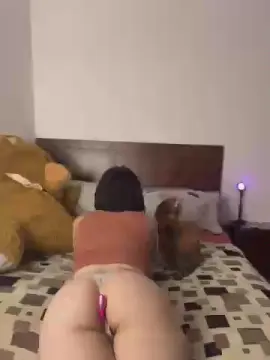 Aleja_b  live sex cam