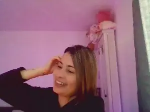 Tatianaruiz25  live sex cam