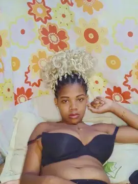 Heritiana974  live sex cam