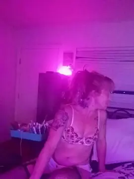 MizzMoist  live sex cam