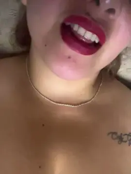 Rubiroja  live sex cam