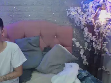 Magic_lesbii  live sex cam