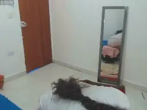 LauraFoxx  live sex cam