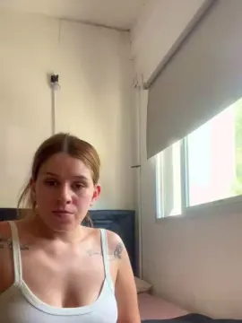 Princess7772  live sex cam