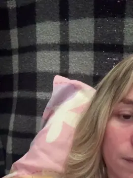 Riealydoer  live sex cam