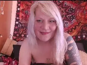 LaFinlandese  live sex cam