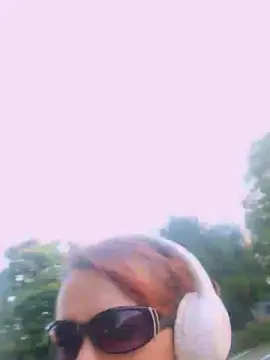 LoriLuv77  live sex cam