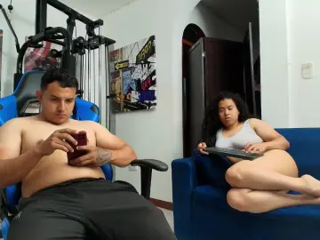 Couplee_horny  live sex cam