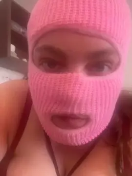 Lolagueen870  live sex cam
