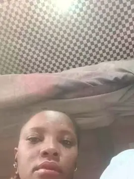 Luciane6  live sex cam