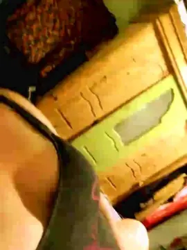 Romi191  live sex cam