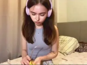 LeonilaAyo  live sex cam