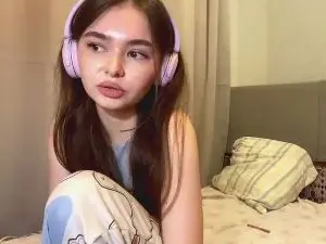 LeonilaAyo  live sex cam