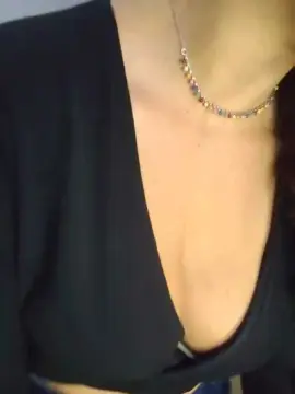 Annybrowngat  live sex cam
