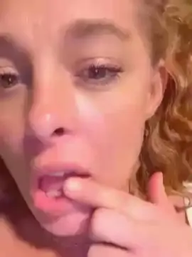 Tabby86  live sex cam