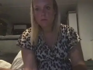 Genietmetons  live sex cam