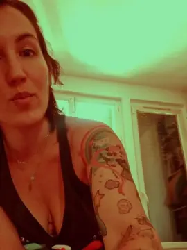 TuttiFrutty35  live sex cam