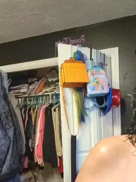 Littlebrattyfun  live sex cam