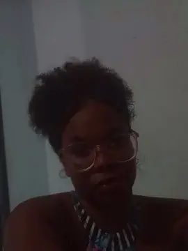 Prettahsantos  live sex cam