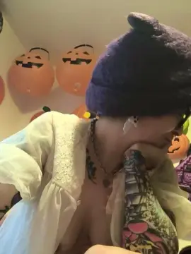 Ittybittybetty  live sex cam