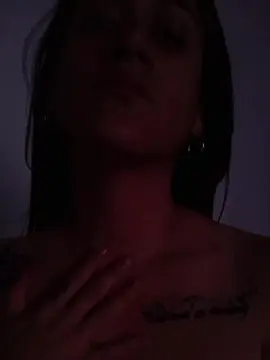 Luzdelasierra  live sex cam