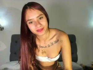 Sofibabyass  live sex cam