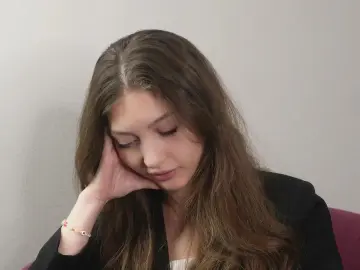 LuluBrasser  live sex cam