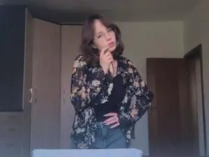 VelvetWieberg  live sex cam