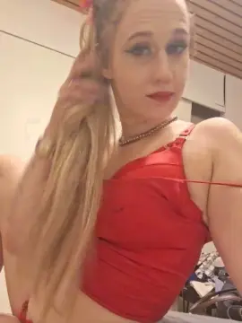 Wildkitten  live sex cam