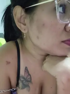 Andreabraum1  live sex cam