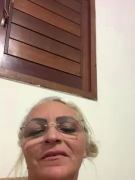 Loira2675  live sex cam