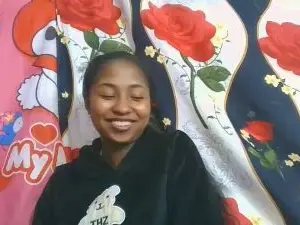 Chantale7  live sex cam