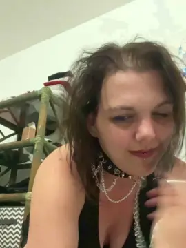 Lasoumise7  live sex cam