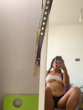 Babeinblackuwu  live sex cam
