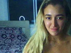 Lunavelvvett  live sex cam