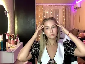 LynseyPake  live sex cam