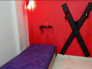 Bdsmforever18  live sex cam