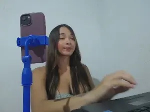 Wiinyincouple  live sex cam
