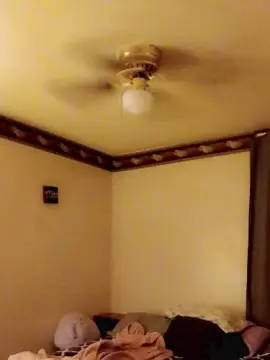 Thickthighs1995  live sex cam