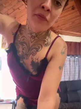 Gatitabbhot  live sex cam