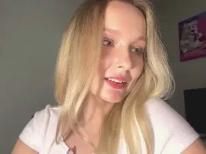 AnamariaLeever  live sex cam