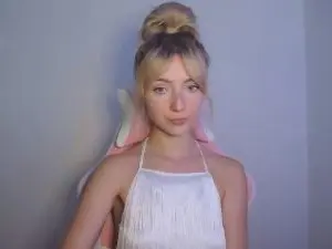 LuciaAdorable  live sex cam